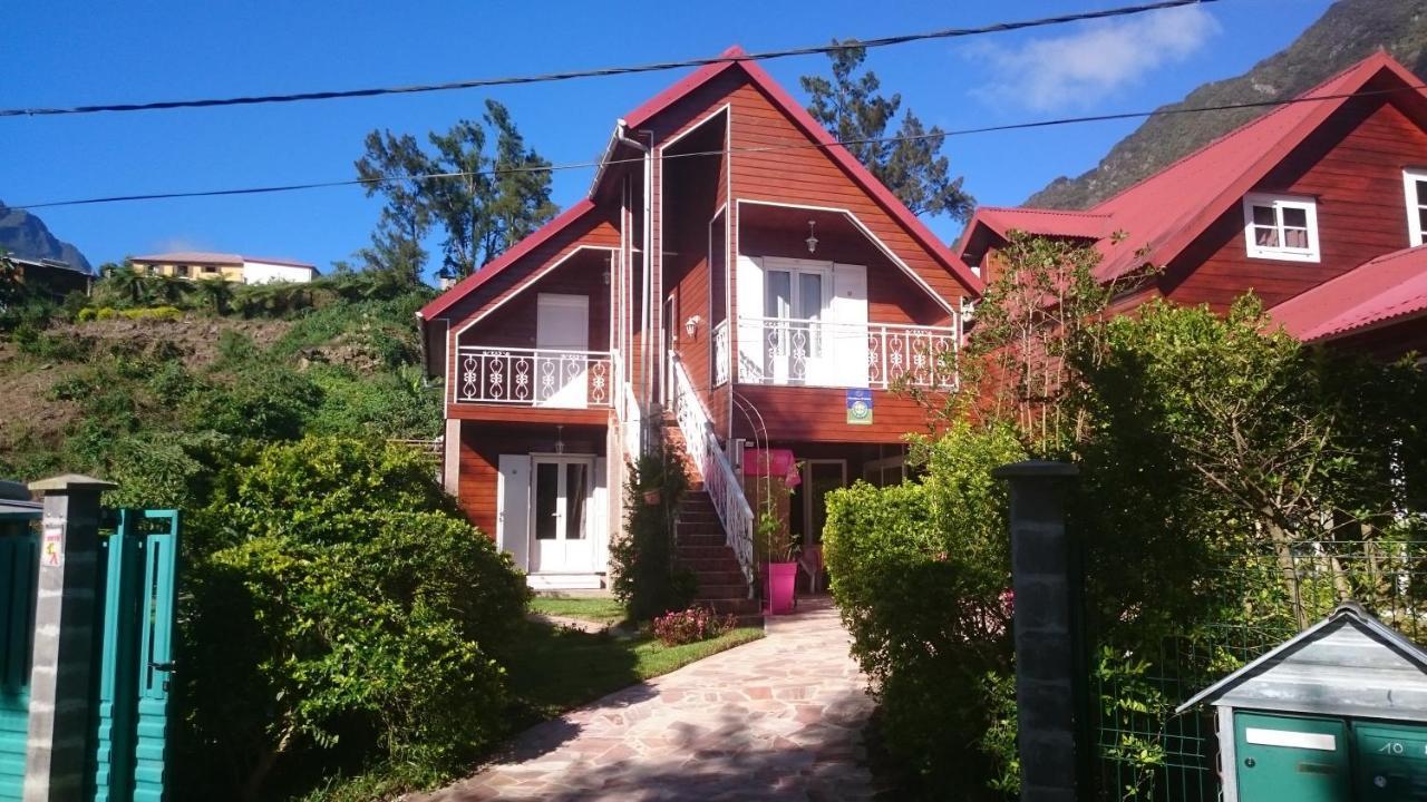 Le Jean Robert Bed and Breakfast Salazie Exteriör bild